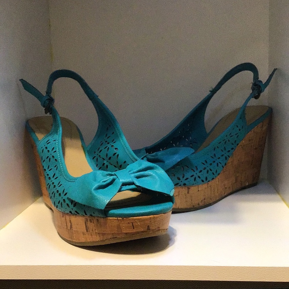 APT.9 Turquoise Wedges USED
